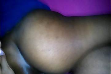 Black chick cumming  on hard dick